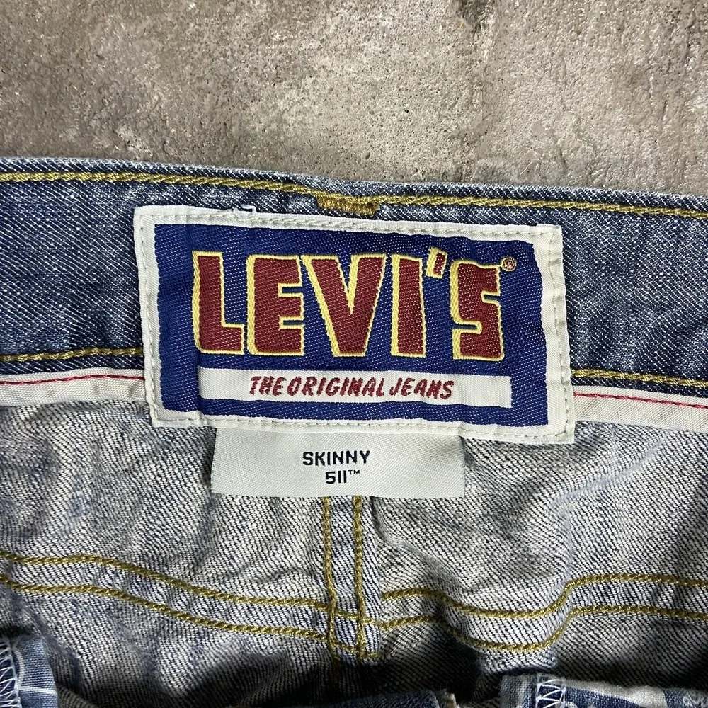 Vintage Y2K Levi's 511 Jeans Size 33x30 Blue Denim Medium Wash Skinny Fit Casual